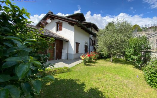 Villa in vendita Aosta Zona collinare_1